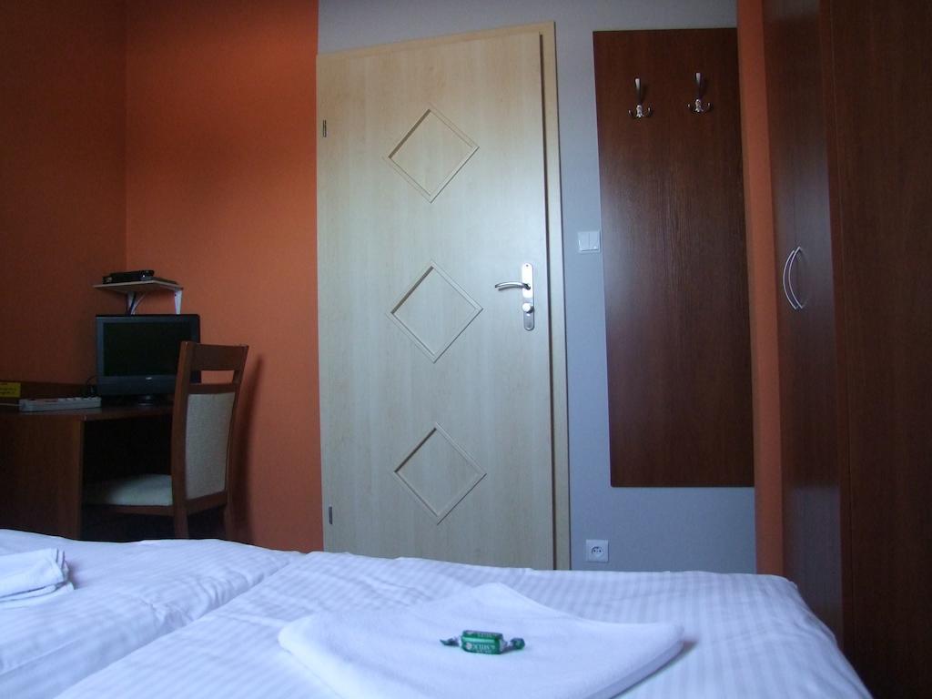 Warnenczyka 85A Bezplatny Parking, Faktura, Prywatna Lazienka, Klimatyzacja Rzeszów Extérieur photo
